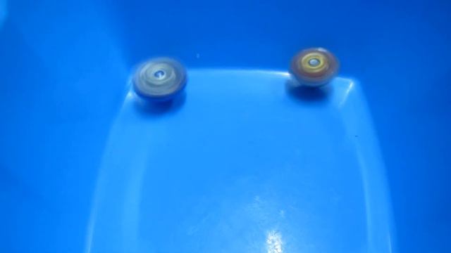 Бейблэйд эволюция. Спрайзен beyblade vs Луйнор L3 смотреть онлайн