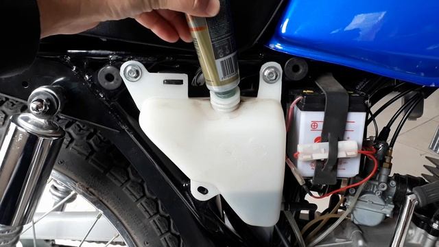 Suzuki AX100 testigo luz de aceite y cargar aceite 2T смотреть онлайн