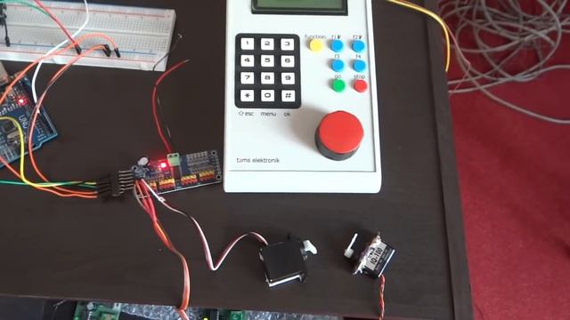 1:87 H0 Arduino Uno als Servodecoder - über 1000 Servos per DCC ansteuern - Car System смотреть онлайн