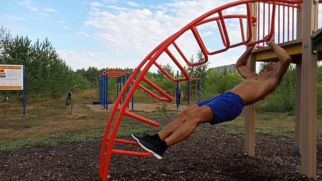 Упражнения на детской площадке смотреть онлайн