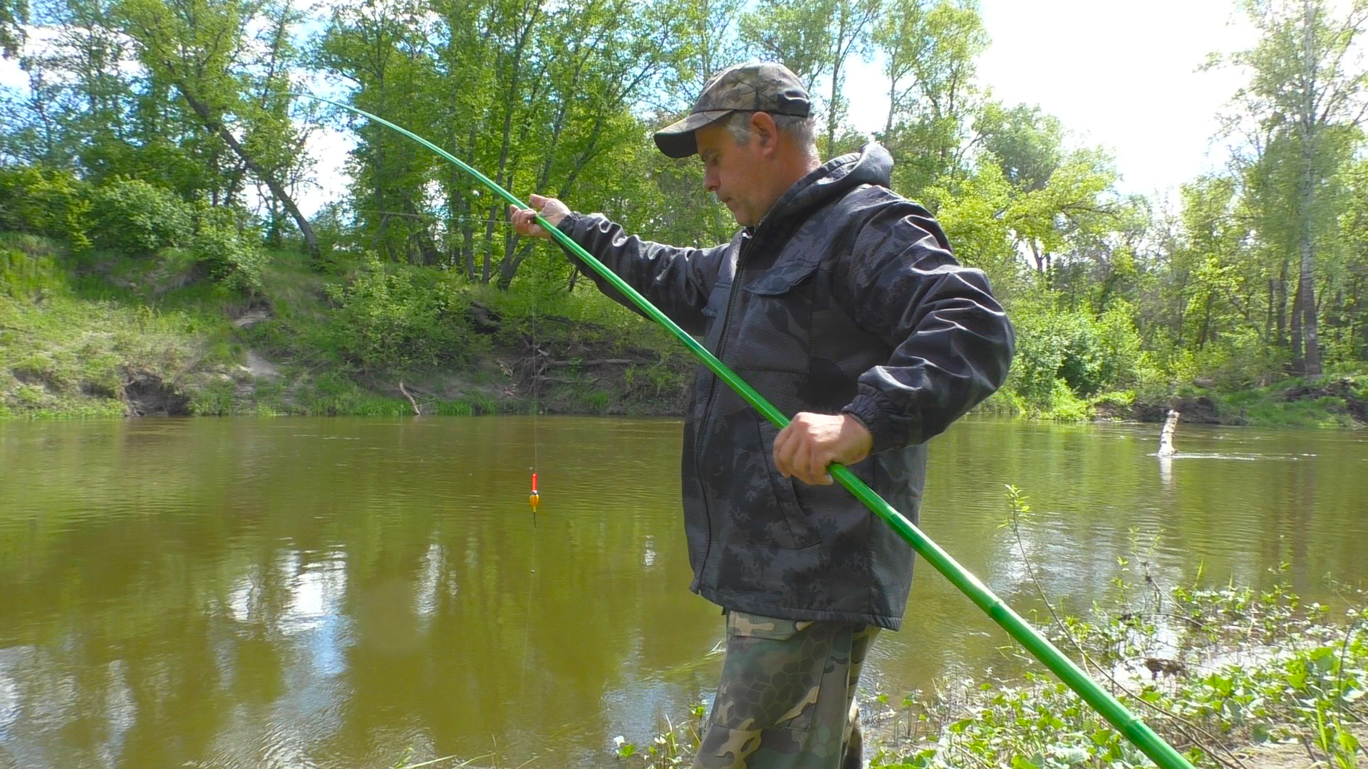 Рыбалка на поплавок в конце мая 2022 смотреть онлайн