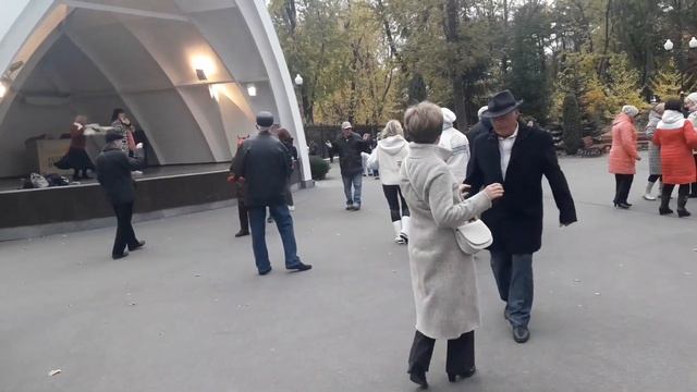 Если в сердце живет любовь!!!??Танцы в парке Горького!!!??Харьков 2021 смотреть онлайн