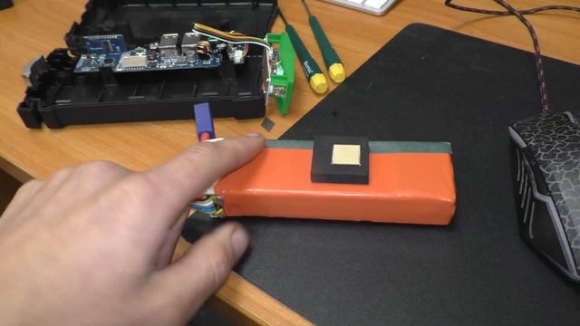 Разбираем Jump Starter или что внутри пускового устройства для авто с Алиекспресс смотреть онлайн