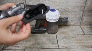 Как почистить пылесос Dyson и турбощётку - разбираем и чистим digital slim, v7, v8