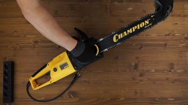 Видеоинструкция Champion: электрическая пила. Комплектность, подготовка, запуск