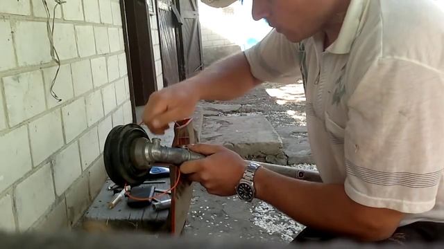 Как смазать редуктор мотокосы... смотреть онлайн