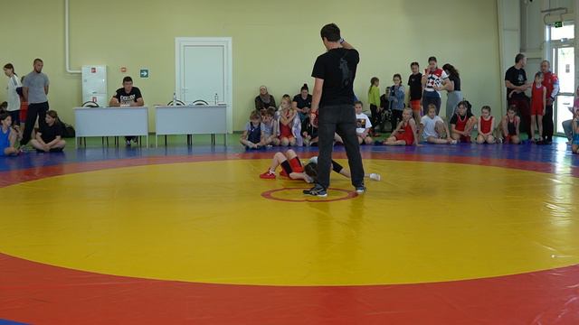 Борьба среди девочек!