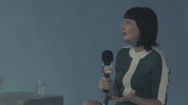 How to be a Fashion Revolutionary with Carry Somers and Orsola de Castro hosted by Sigrid смотреть онлайн