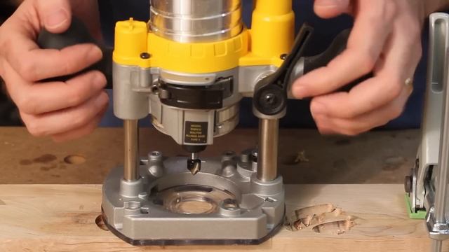 Dewalt DWP611PK Plunge Router Review смотреть онлайн