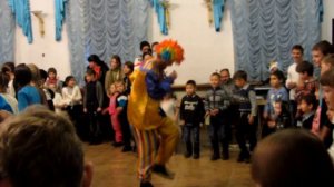 Песенка Вперед четыре шага Назад четыре шага кружится наш хоровод