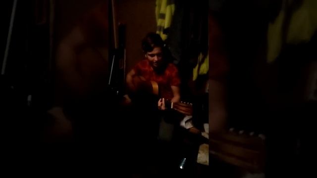 Красиво поёт под гитару!! Парню 17 лет смотреть онлайн