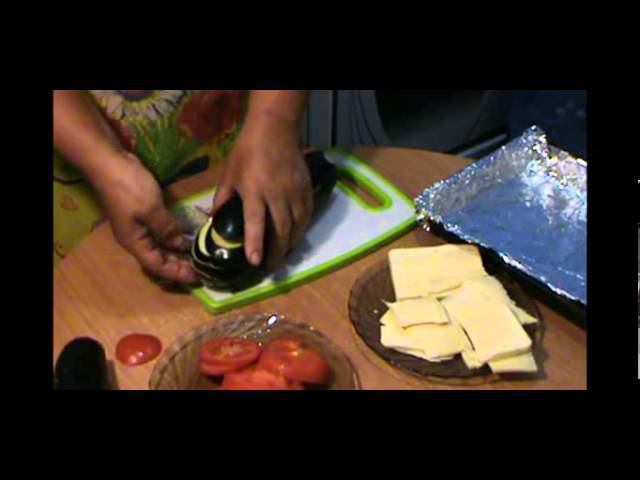 Баклажаны рецепт. Баклажаны с чесноком, сыром и помидорами. Баклажаны веером в духовке. смотреть онлайн
