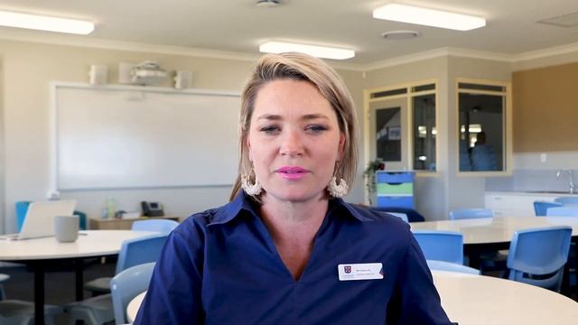 Watch how Macquarie Anglican Grammar School kicks off their school year with Canva смотреть онлайн