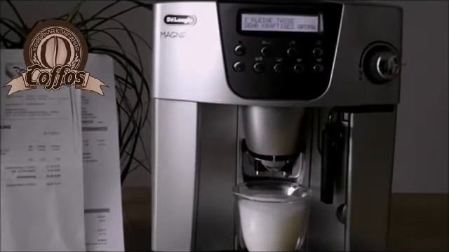 Кофемашина DeLonghi ESAM 4400 Magnifica в работе! смотреть онлайн