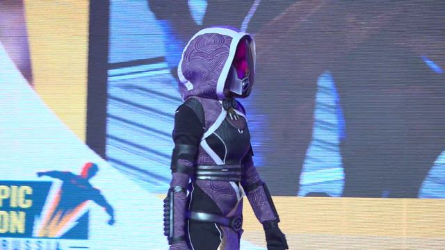Cosplay defile-Reyn Krios-Tali'Zorah nar Rayya-Mass Effect 2 смотреть онлайн
