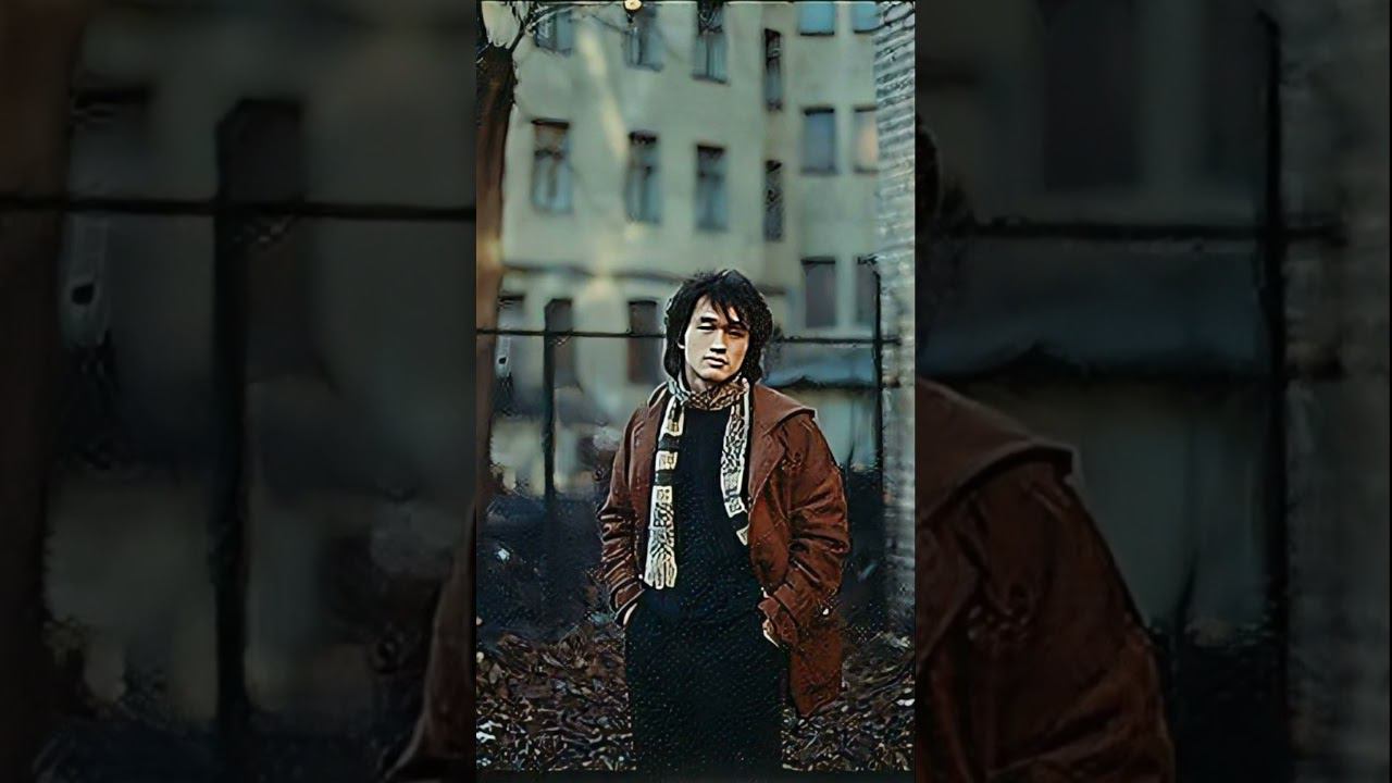 Виктор Цой - был влиятельным советским рок-музыкантом и автором песен. Фронтмен группы 