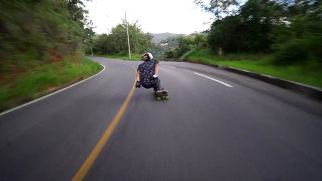 O Seu Bar | Skateboard Downhill смотреть онлайн