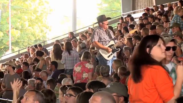 The Crowd Goes Wild LIVE - DeWayne Spaw смотреть онлайн