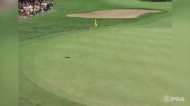 Highlights from Tiger Woods' WINNING 4th Round | PGA Championship 1999 смотреть онлайн