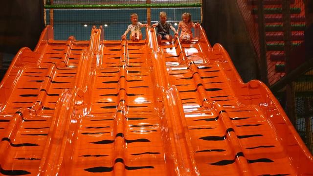 Extra Long Edit: Indoor Playground Fun for Kids at Leo's Lekland смотреть онлайн