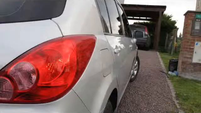 Nissan Tiida 2009 смотреть онлайн