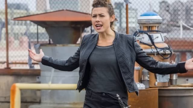 Star-Crossed 1x13 (Series Finale) Promotional Photos смотреть онлайн