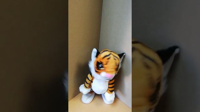 Мягкая поющая и танцующая игрушка Тигр, символ года 2022, 32см смотреть онлайн