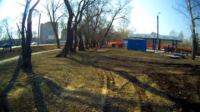 2014-04-05. Омск. Трактор на газонах Жукова и Бульварной смотреть онлайн