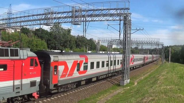 Электровоз ЧС7-230 с фирменным поездом Воркута №41 Воркута - Москва смотреть онлайн