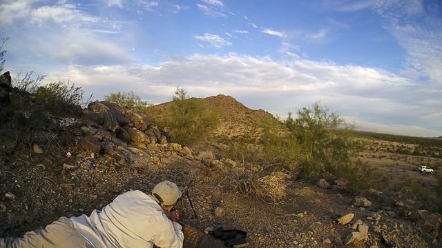 Shooting my M1A solo in the desert смотреть онлайн