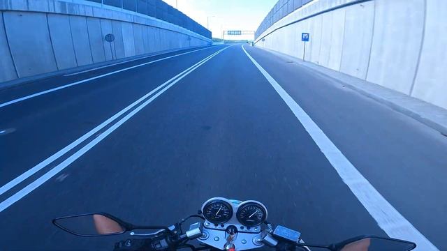 Suzuki gs 500 Acceleration Tunnel sound смотреть онлайн