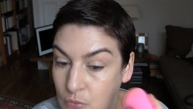 Fond de teint Naturel Perfecteur Shiseido et Beauty Blender смотреть онлайн