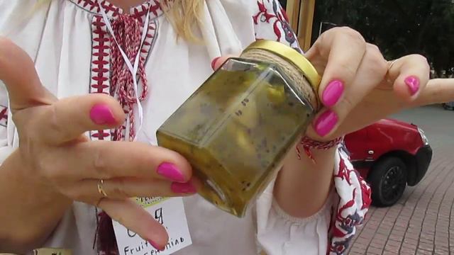 Ольга Навроцкая с супругом Романом привезли вкусняшки из Тернополя смотреть онлайн