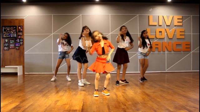 #KIDShiphop #whacking RITU'S DANCE STUDIO/ TRIPPY TRIPPY / little girls dancing so well смотреть онлайн