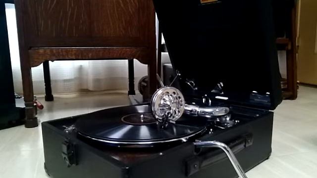 Josephine Baker ♪La Petite Tonkinoise♪ 1930年 78rpm record , HMV 102 phonograph смотреть онлайн