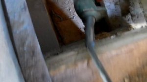 как заменить лопнувшие в топке кирпичи своими руками ?(устранение дымления печи).