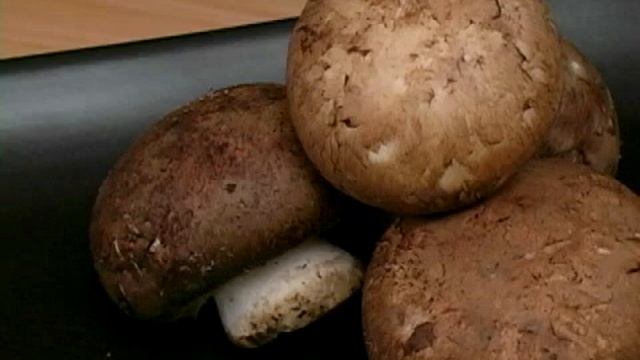 Cooking Tips : How to Pick Cremini Mushrooms смотреть онлайн