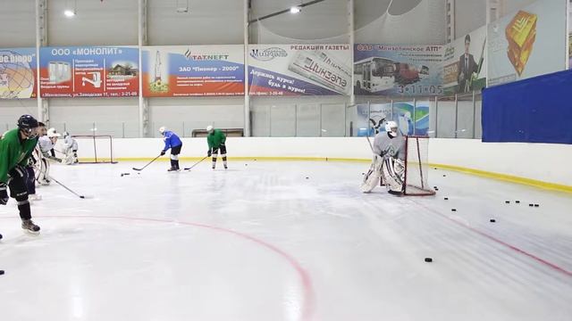 Бросковая тренировка молодых вратарей в GOALKEEPERS Elite Camp 2017 смотреть онлайн