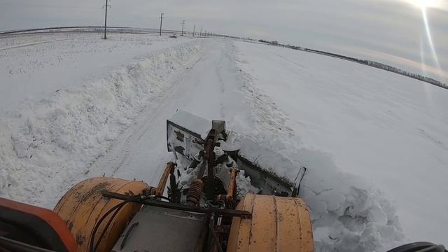 Трактор Кировец. Расчистка дорог. Порог в 100 тыс. преодолён! смотреть онлайн
