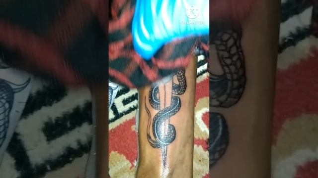 Snake dagger tattoo on hand #shorts #tattoo #tattoodesign смотреть онлайн