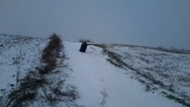 приколы!!! Смотреть всем! Катание в колесе с горы! смотреть онлайн