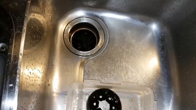 In sink erator измельчитель пищевых отходов, как он работает вид изнутри. смотреть онлайн