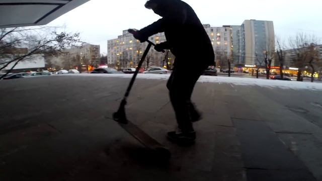 BMXЕР НА САМОКАТЕ | ТРЮКОВОЙ МАЛЫШ смотреть онлайн