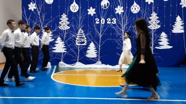 Новогодний вальс 11 класс смотреть онлайн