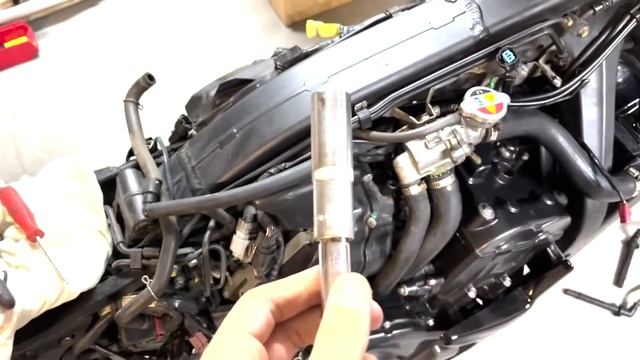 № 1. Регулювання клапанів Honda CBF1000FA / Регулировка клапанов на Honda CBF1000FA смотреть онлайн