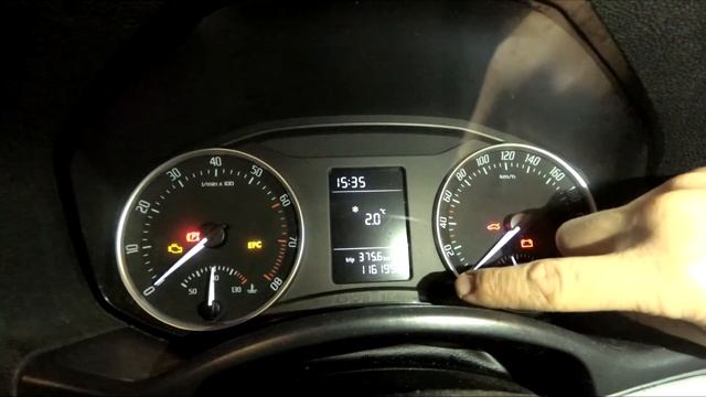 Сброс оповещения сервисного интервала Skoda Octavia A5. Resetting the service. смотреть онлайн