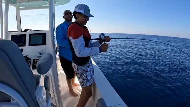 Unbelievable, Monster Groupers, 60 miles offshore смотреть онлайн