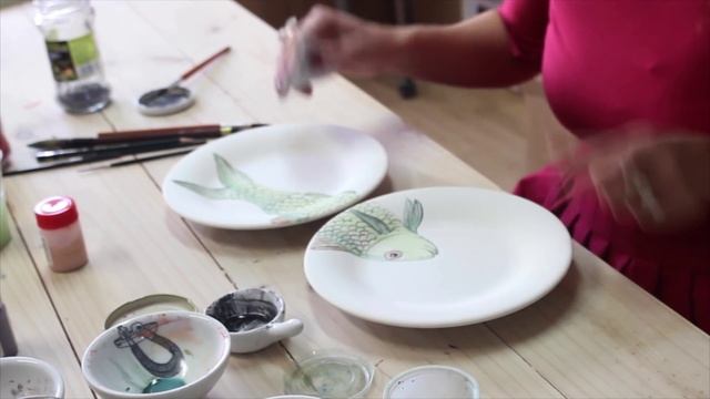 Tutorial: Cómo decorar tus piezas de cerámica por Nuria Blanco смотреть онлайн