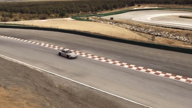 だからポルシェはヤメラレナイ──最新のポルシェ 911 GT3（991後期型）に試乗【その1】 смотреть онлайн