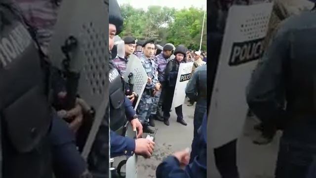 Глупый народ зачем ходите голосовать раз за вас всё решил за10 лет вперёд Назарбаев до сих пор он в